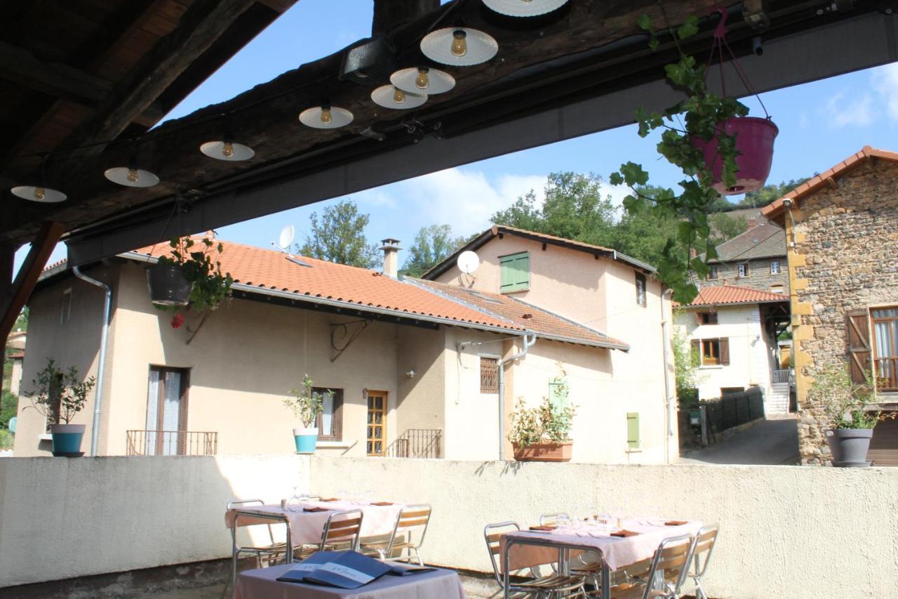 Hôtel Restaurant Le Saint Clément Saint-Clement-sur-Valsonne Exterior foto